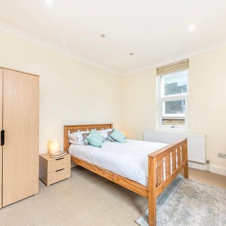 Stylish & Spacious 3 Bed Victorian House Sleeps Up To 7 - Near O2, Museums, Excel, Mazehill Station 12 Mins Direct Into London Bridge Ngoại thất bức ảnh