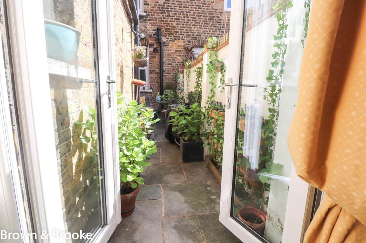 Stylish & Spacious 3 Bed Victorian House Sleeps Up To 7 - Near O2, Museums, Excel, Mazehill Station 12 Mins Direct Into London Bridge Villa Ngoại thất bức ảnh